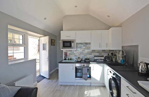 Tunley Casa | Stylish ground floor conversion near Bath and Priston with outstanding views