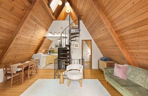 Burley Cabina | Stylish Lakefront Cabin Retreat, Sauna/Hot tub & Cold Plunge