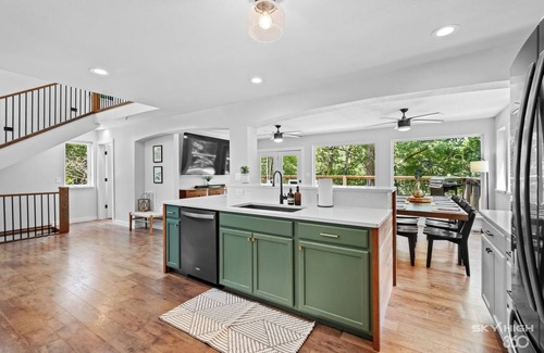 Garfield Casa | Stylish Lakefront Home on Beaver Lake in Beautiful Northwest Arkansas!
