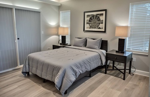 Hollywood Hotel | Stylish Los Angeles 4-Bedroom Retreat with Free AC, WiFi & Parking