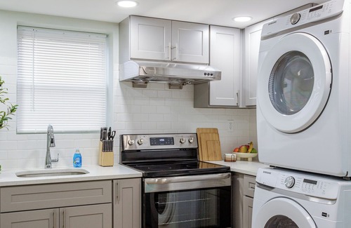 East Passyunk Crossing Apartamento | Stylish Minimalist Stay in City Center