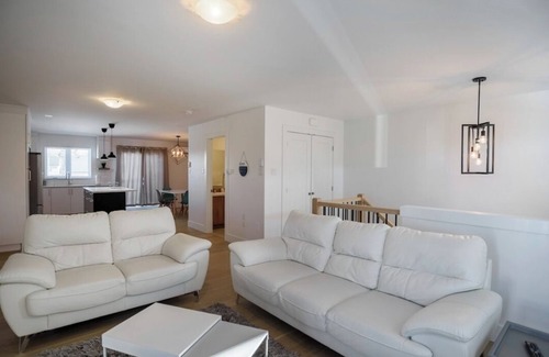 Moncton Casa | Stylish, Modern 3BR in Moncton