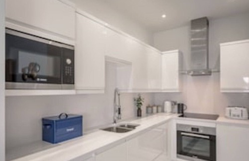 Hitchin Apartamento | Stylish & Modern: Central Hitchin - with Parking