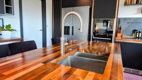 Cyncoed Casa | Stylish, Modern Cardiff Home, Perfect for Groups and Families