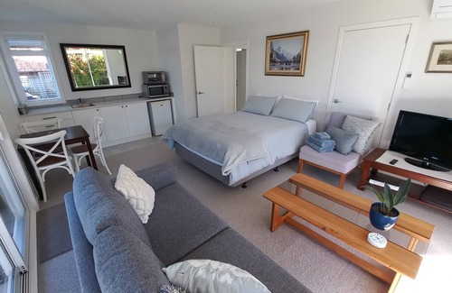 Tauranga Apartamento | Elegante apartamento tranquilo cerca de la ciudad y el monte