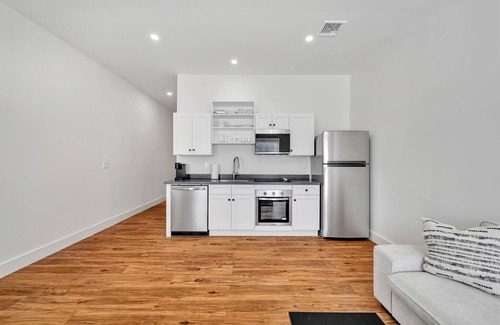 Elizabethtown Apartamento | Stylish New Apartment with New Furnishings in Renovated Building!