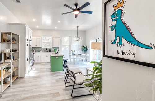 Central Oklahoma City Casa | Stylish OKC Duplex 2bed 2.5bath Unit B