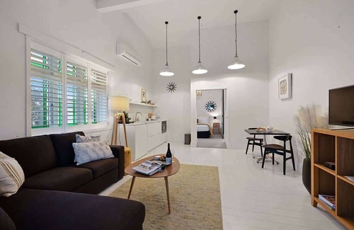 Rewa Apartamento | Stylish One-Bedroom Retreat in New Plymouth