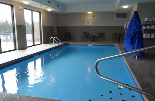 Bonner Springs Casa | Stylish Queen Room for Your Family! W/ Indoor