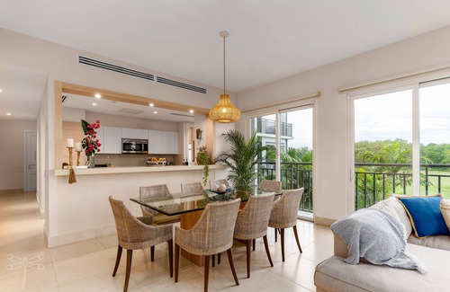 Playa Blanca Condominio | Stylish & Quiet ~ Breathtaking Laguna Views ~Pool
