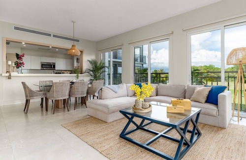 Playa Blanca Condominio | Stylish & Quiet ~ Breathtaking Laguna Views ~Pool