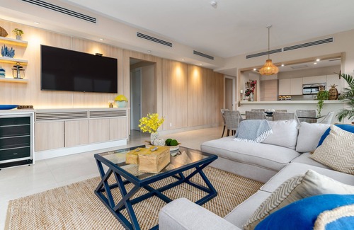 Playa Blanca Condominio | Stylish & Quiet ~ Breathtaking Laguna Views ~Pool
