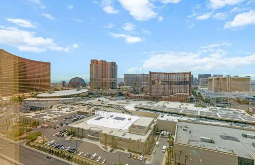 Las Vegas Apartamento | Stylish Renovated Studio at Trump Tower