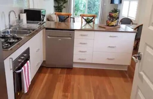 Orange Casa | Stylish Sale Street Studio - Walk to Town