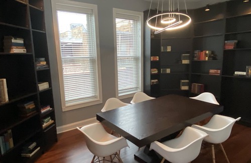 Sheffield and DePaul Apartamento | Santuario con estilo en el corazón de Lincoln Park