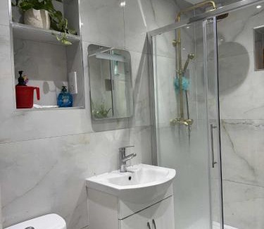 High Wycombe Casa | Stylish Self Contained Unit - High Wycombe