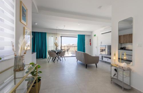 Bugibba Apartamento | Stylish Side Seaview Penthouse By Quicktrips