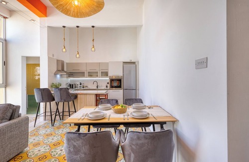 Sliema Apartamento | Stylish Sliema apt with rooftop, sea & Valletta views – central yet peaceful.