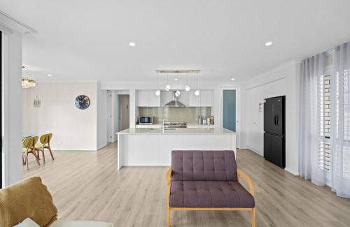 Spring Mountain Apartamento | Stylish & Spacious 3BR 2BA Home in Spring Mountain M28