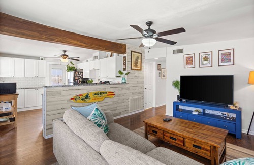 St. Petersburg - Clearwater Casa | Stylish St. Pete 3 Bed, 2 Bath- Fire Pit, Outdoor Patio/TV & Near Beach + Dtwn