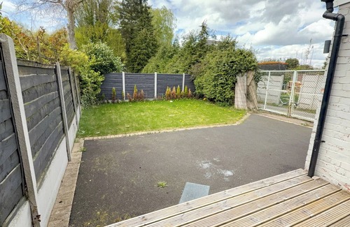 Manchester Casa | Stylish Stay on St Mary’s Road- 4-bedroom house in lovely Manchester with WiFi