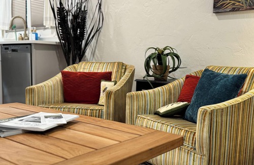 High Springs Apartamento | Stylish Studio in Historic High Springs, 5 min Walk to Restaurants, Shops, Bars!
