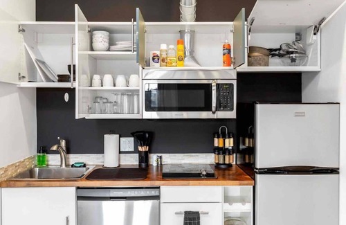 Danbury Apartamento | Stylish Studio with Kitchen, Central Danbury