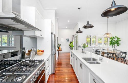 Bayswater Casa | Stylish Suburban Getaway Spacious&bbq