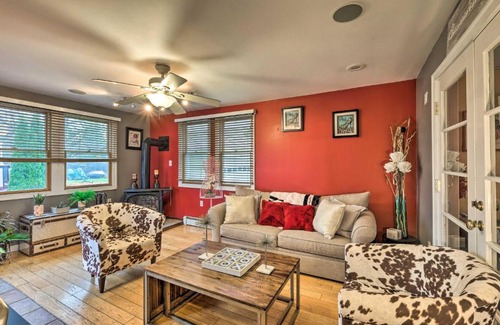 Johnstown Casa | Stylish Suburban Getaway, 10 Miles to Royal Mtn!