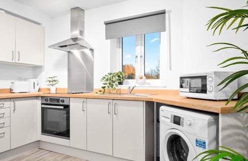 Cradley Heath Apartamento | Stylish Two Bedroom Apartment - Secure Parking - Fast Wifi 53C