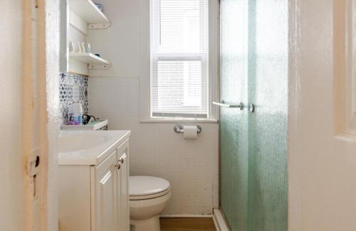 Bloomingdale Apartamento | Stylish Urban 2BR at Washington DC with Free Parking