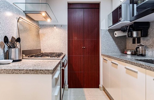 Colonias Granada y Ampliación Apartamento | Stylish Urban Escape with Pool, Gym & BBQ in Prime Location