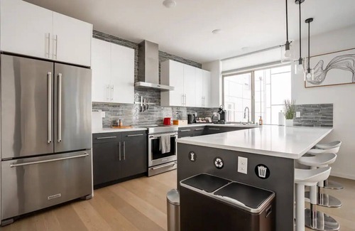 Atlantic Casa | Stylish Urban Retreat w/ Rooftop Deck