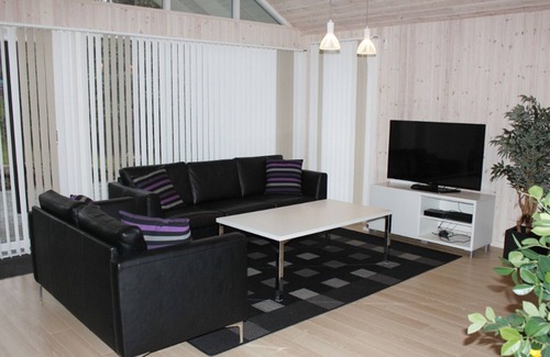 Hornbaek Casa | Casa de piscina elegantemente amuebladas con sala de actividades para 14 personas