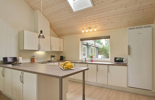 Hornbaek Casa | Casa de piscina elegantemente amuebladas con sala de actividades para 14 personas