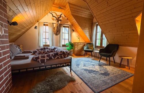 Varvazov Casa | Stylová Lodge s vlastním koupáním, krbem & Netflix
