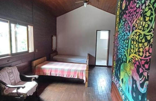 Rio Vermelho Sul Casa | Suíte Ampla em Casa Familiar com acesso a Lagoa