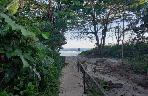 Itamambuca Casa | Suíte no Condomínio Itamambuca - Muito Perto da Praia !