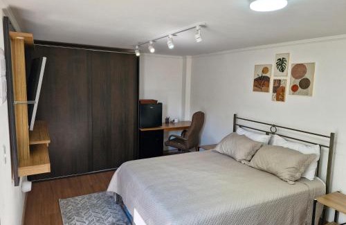 Perdizes Casa | Suíte privativa em lindo casarão