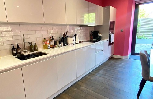 Canon's Marsh Apartamento | Moderno-Apartamento-Baño privado