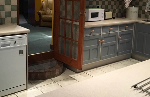 Llandovery Casa | Conversión de granero sustancial de 3 dormitorios cerca de Brecon Beacons con Wifi gratuito