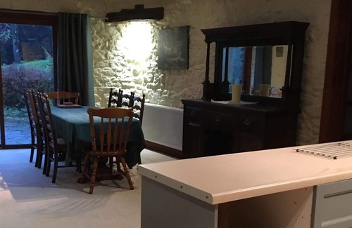 Llandovery Casa | Conversión de granero sustancial de 3 dormitorios cerca de Brecon Beacons con Wifi gratuito