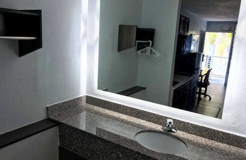 North Charleston Hotel | Suburban Studios North Charleston I-526