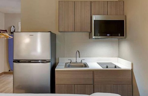 Crabtree Hotel | Suburban Studios Raleigh - Crabtree Valley