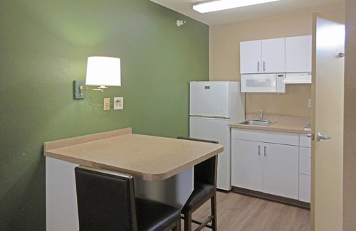 Crabtree Hotel | Suburban Studios Raleigh - Crabtree Valley