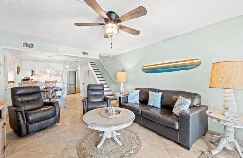 Panama City Beach Apartamento | Sugar Beach Condo B-14 by Emerald Coast Retreats