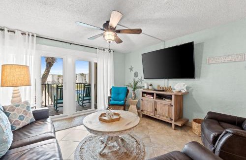 Panama City Beach Apartamento | Sugar Beach Condo B-14 by Emerald Coast Retreats