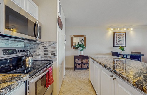 Kihei Condominio | Sugar Beach Resort Condo w/ Shared Grill, Free WiFi-Surf, Bike, Golf, More