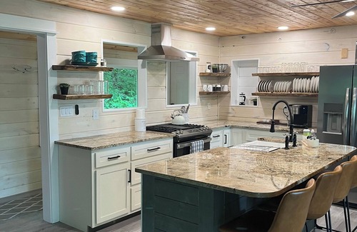 Newland Casa | Sugar Mountain Hideaway: 2-2 home on Private Secluded Road w breathtaking view