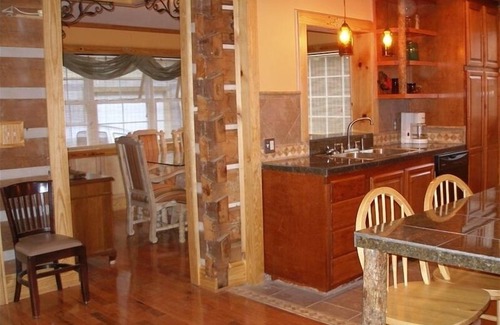 Maggie Valley Cabina | Sugar Plum Cabin - Mountain Follaje de otoño Vista renovada Log Cabin / Kids Ski GRATIS